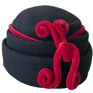 Vintage beret felt Pill box hat velvet accent black and red 40s 50s retro rare